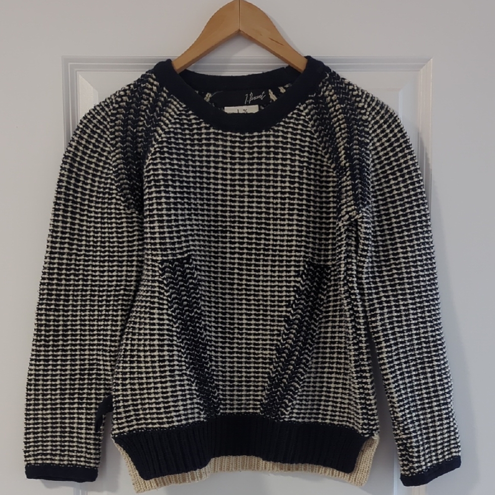 Black and White Women's Sweater